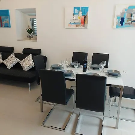 Orange Tree House بيت للعطل